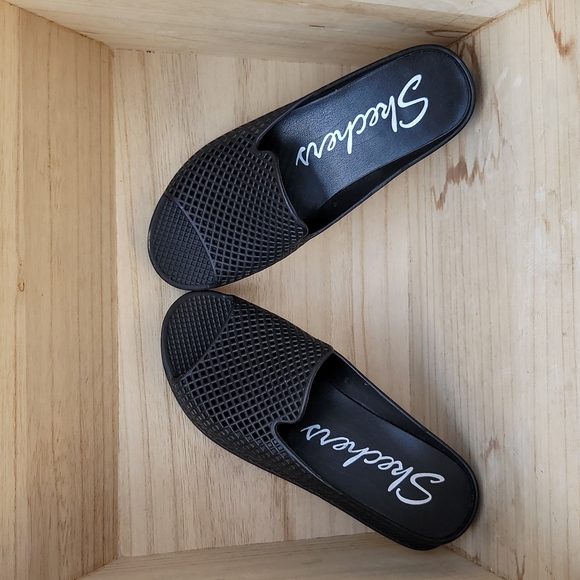 Skechers Plastic Waffle Design Open Toe Wedges - Picture 7 of 8